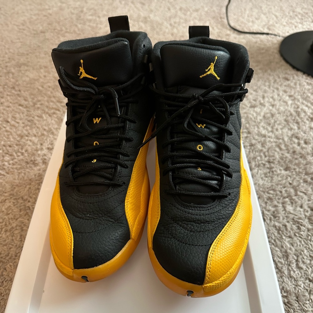 Air Jordan 12 Retro University gold